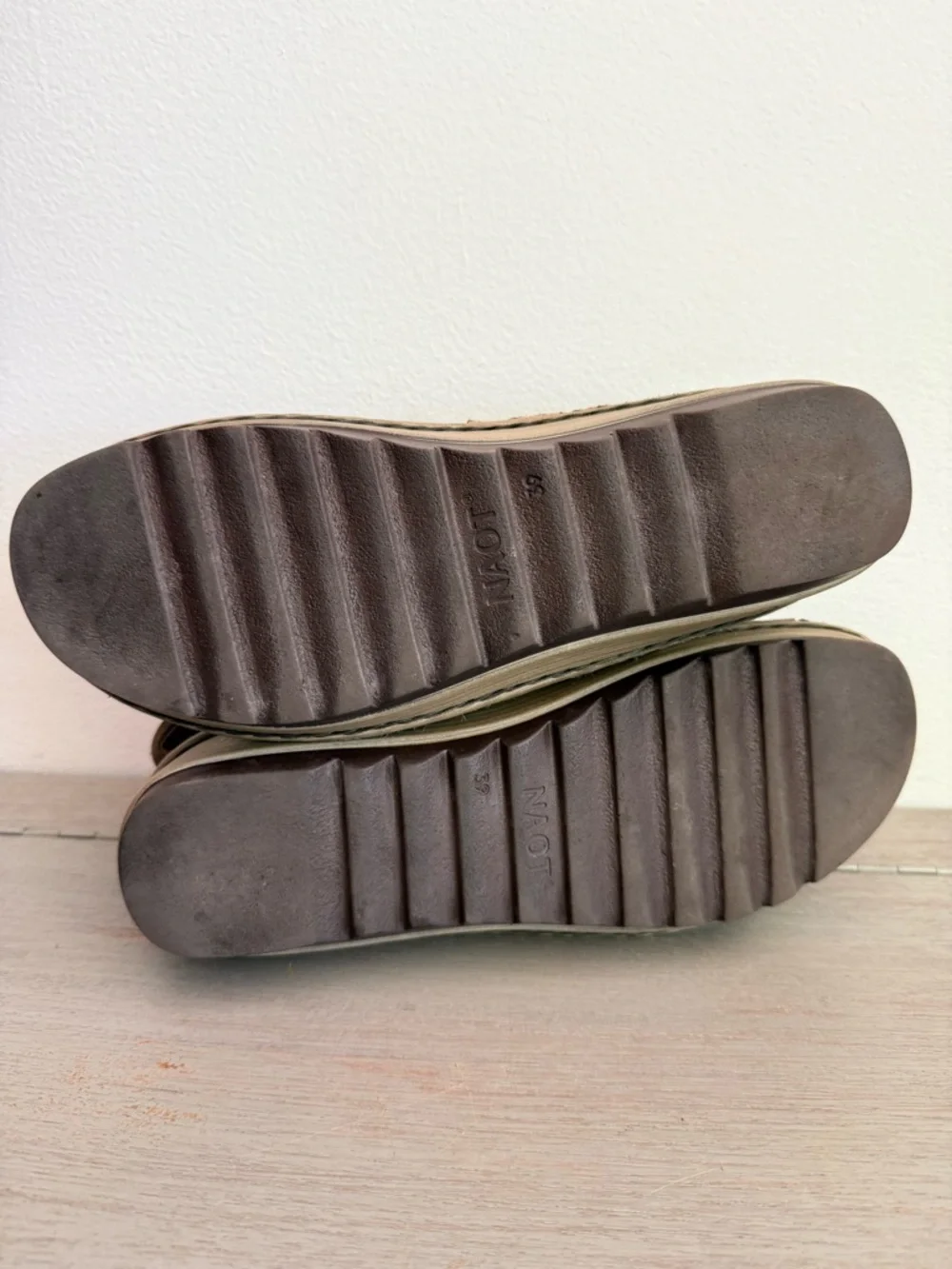 Naot Verbena Olive Suede Leather Boho Sandals EU 39  US 8 Euro Comfort Earthy